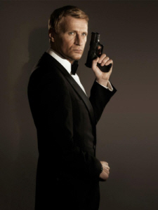 Daniel Craig 007 Bond Lookalike